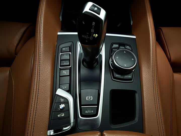 BMW X6 2017 x Drive 28i — фото 27