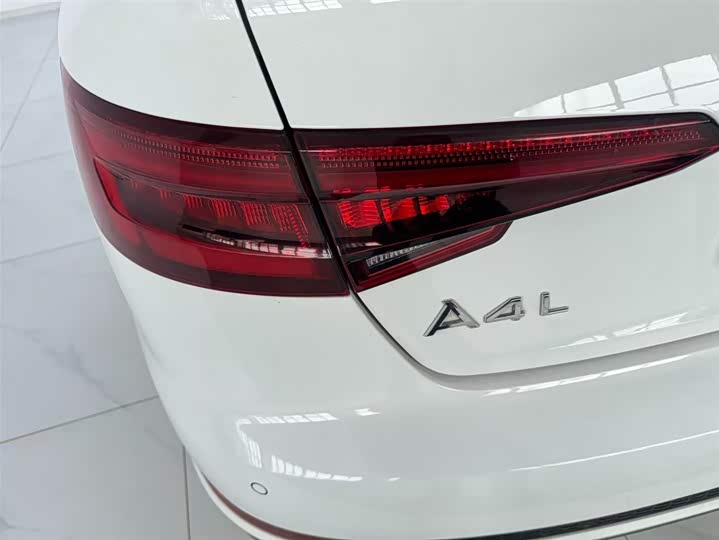 Audi A4L 2018 30 40 TFSI Sport — фото 18