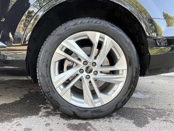 Audi Q7 2023 45 TFSI quattro S line Sport — фото 15