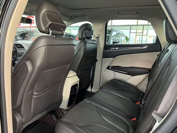 Lincoln MKC 2019 2.0 T 4 WD V — фото 6