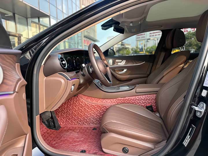 Mercedes-Benz E-Class 2022 E 300 L Luxury — фото 11