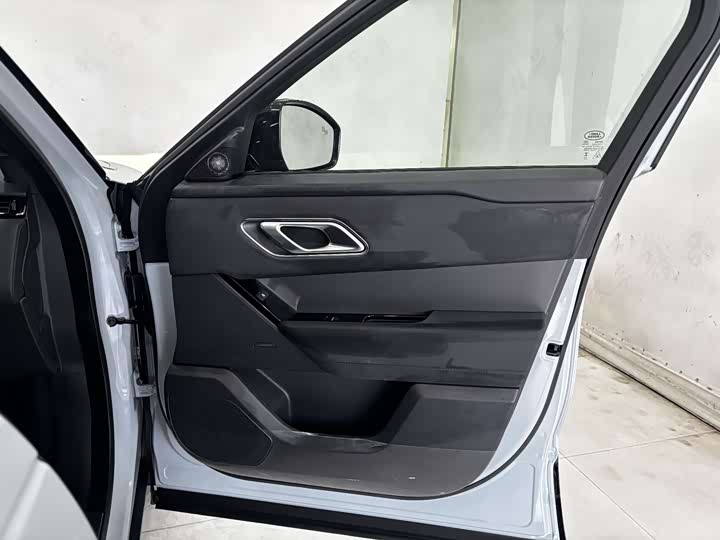 Land Rover Range Rover Velar — фото 24