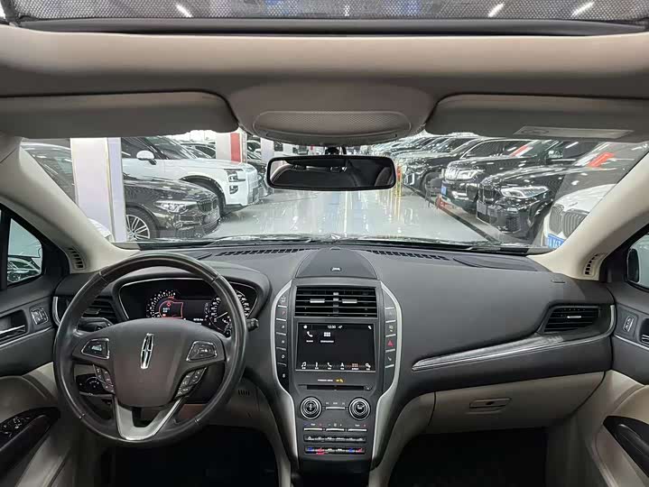 Lincoln MKC 2019 2.0 T 4 WD V — фото 4