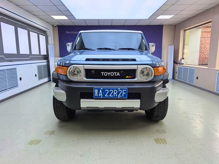 Toyota FJ 2023 4.0 L — фото 3