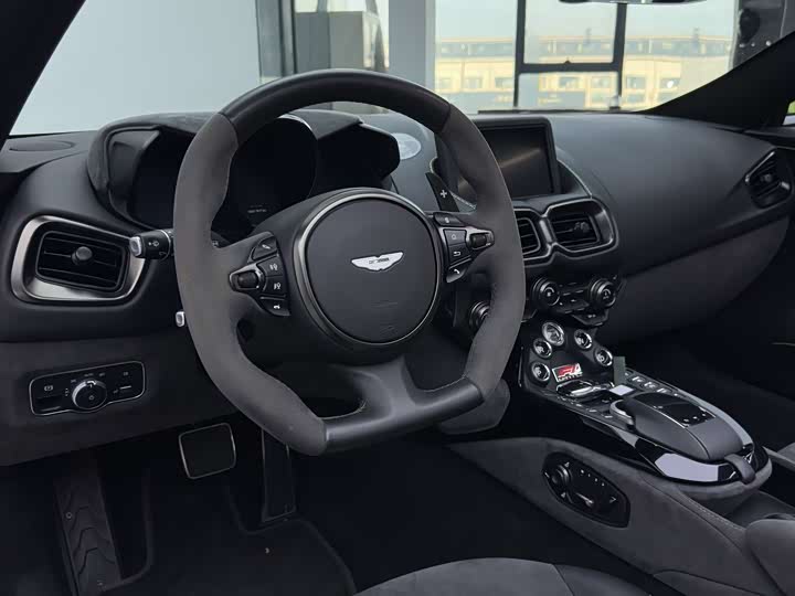 Aston Martin V8 Vantage 2022 4.0 T V 8 F 1 Edition Roadster — фото 20