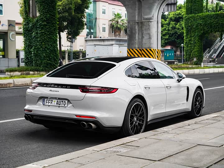 Porsche Panamera 2017 Panamera 3.0 T — фото 19