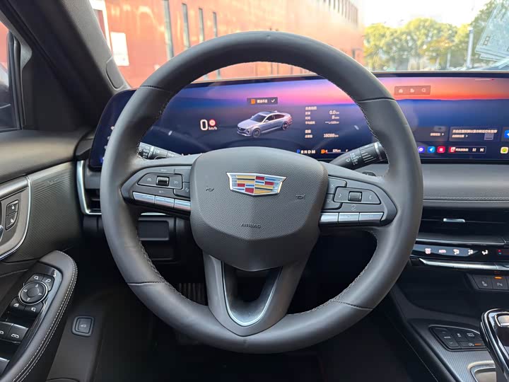 Cadillac CT — фото 8