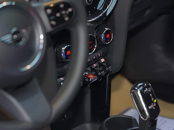 MINI Hatch — фото 15