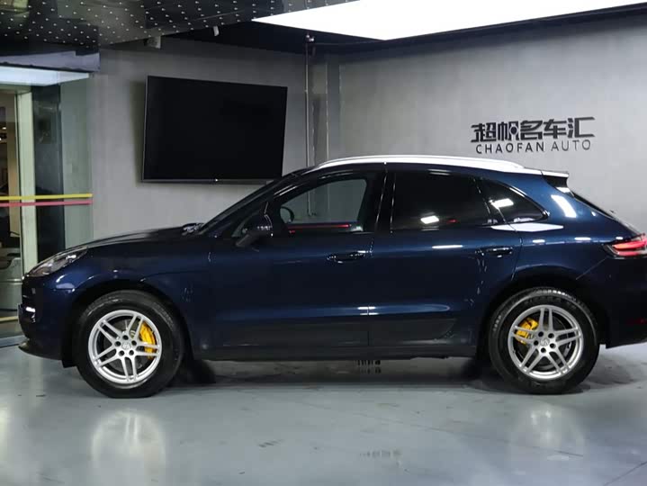 Porsche Macan 2020 Macan 2.0 T — фото 6