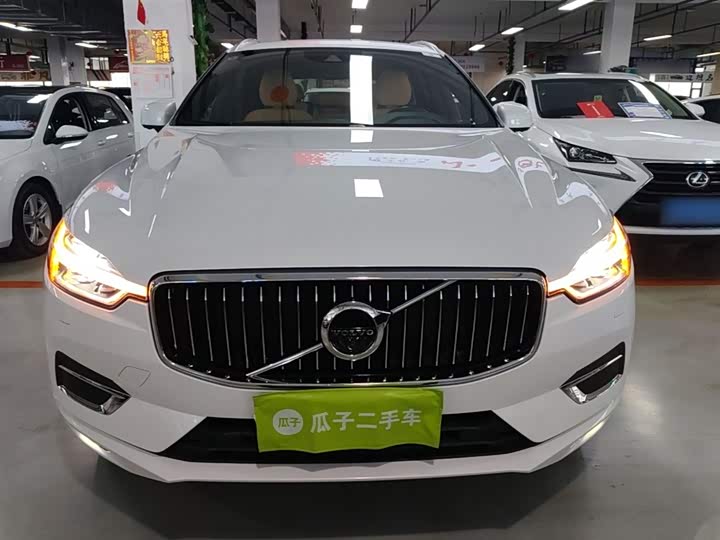 Volvo XC60 2018 T 5 4 WD — фото 3
