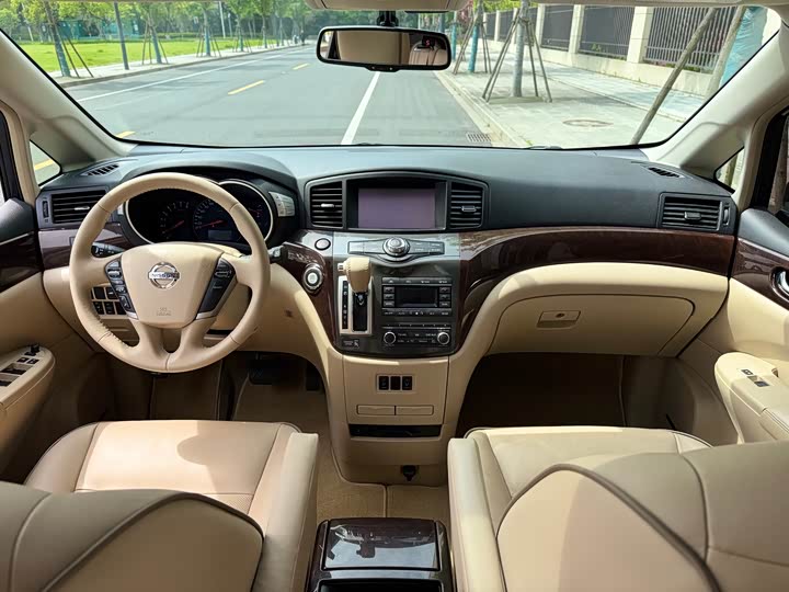 Nissan Quest — фото 10