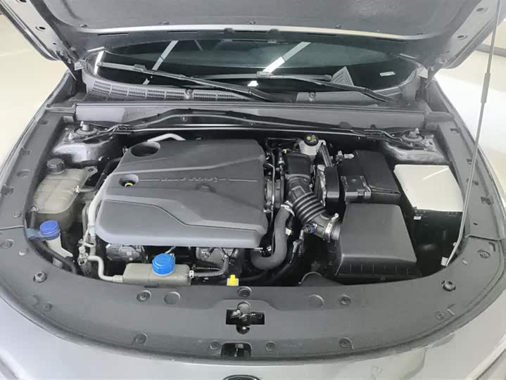 Changan UNI-V 2022 1.5 T — фото 10