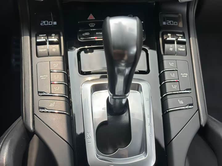 Porsche Cayenne 2015 Cayenne GTS 3.6 T — фото 17