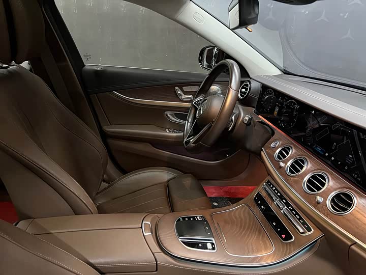 Mercedes-Benz E-Class 2023 E 260 L — фото 17