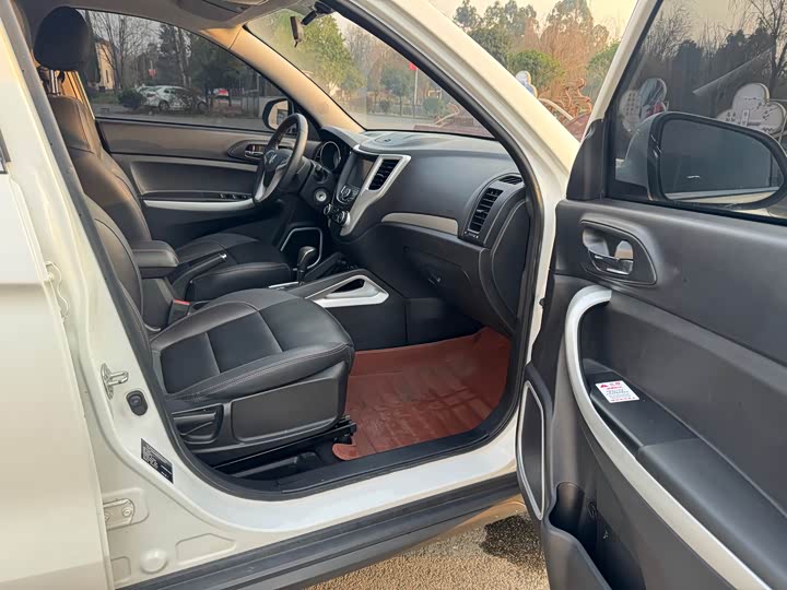 Changan CS35 2016 1.6 L ATLuxury V — фото 10