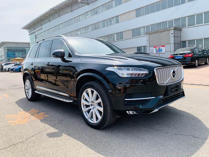 Volvo XC90 2018 T 6 7 — фото 3