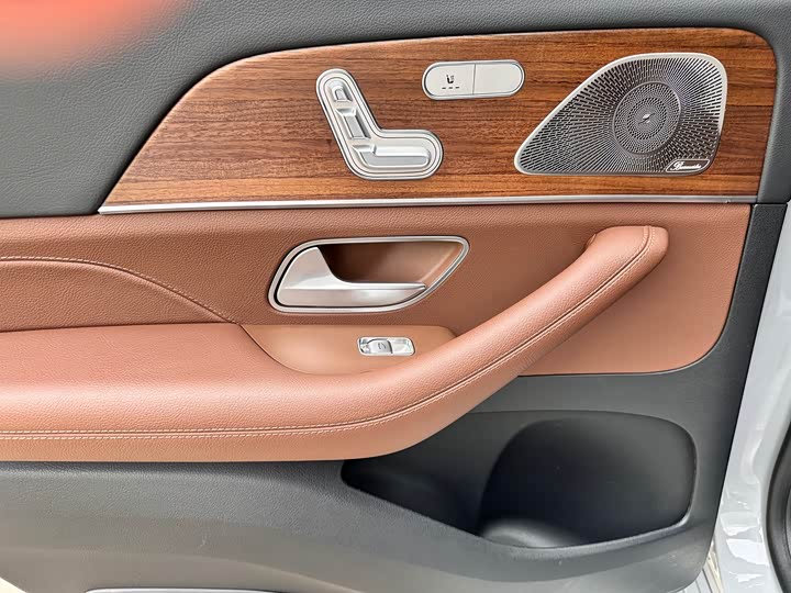 Mercedes-Benz GLS 2024 GLS 450 4 MATIC Luxury — фото 12