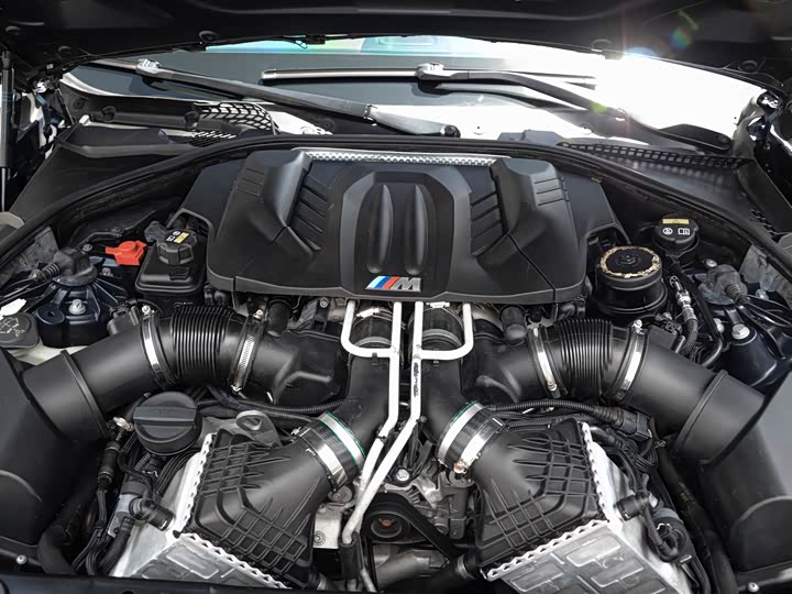 BMW M5 2014 M 5 — фото 13