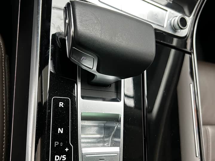 Audi A8 2019 Plus A 8 L 50 TFSI quattro Comfort — фото 10