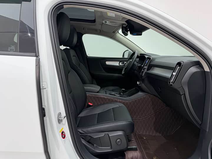 Volvo XC40 2022 T 4 WD — фото 19