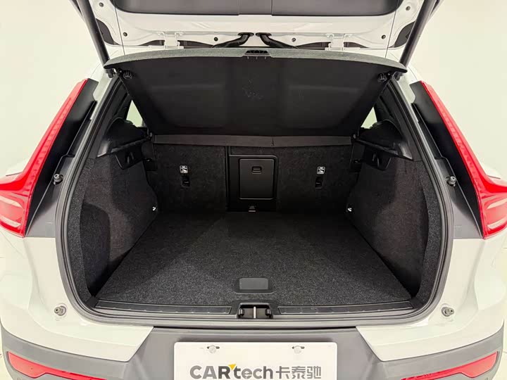 Volvo XC40 2022 T 4 WD — фото 14