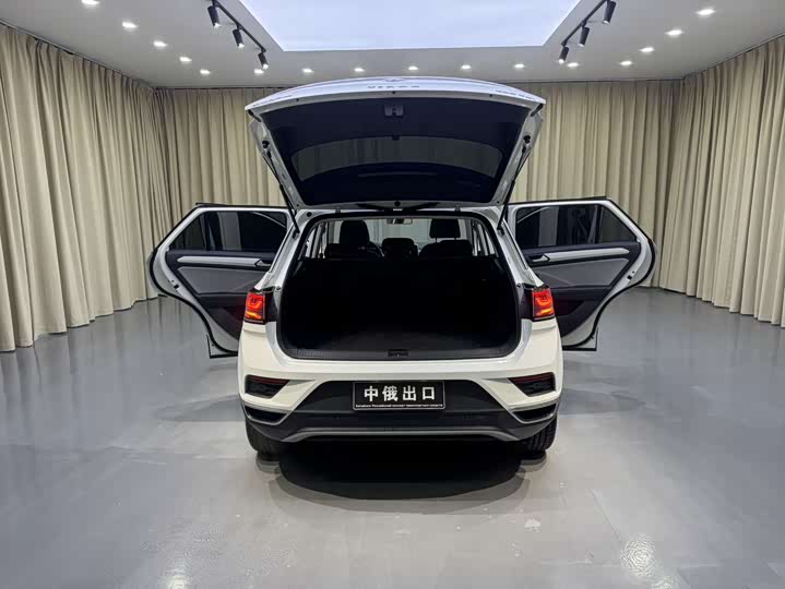 Volkswagen T-ROC — фото 16