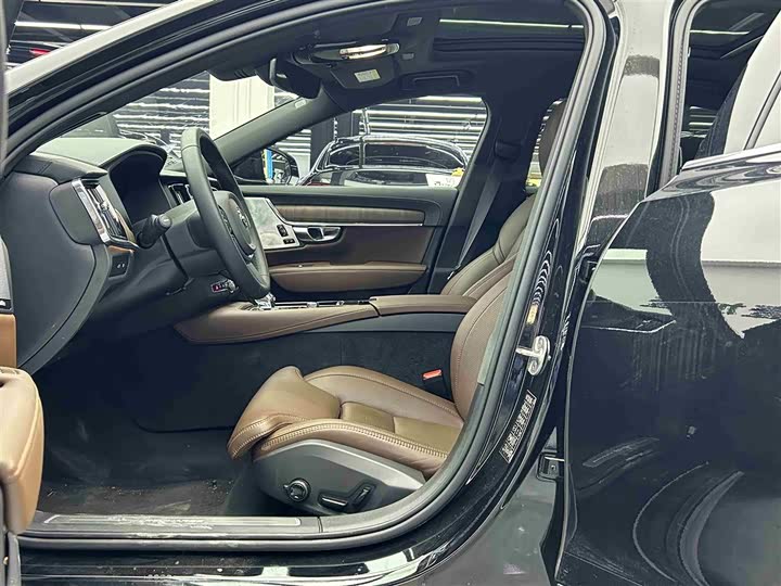 Volvo S90 Hybrid 2024 Hybrid 4 WD — фото 6