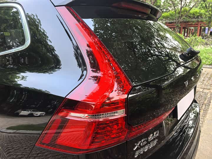 Volvo XC60 2022 B 5 4 WD — фото 17