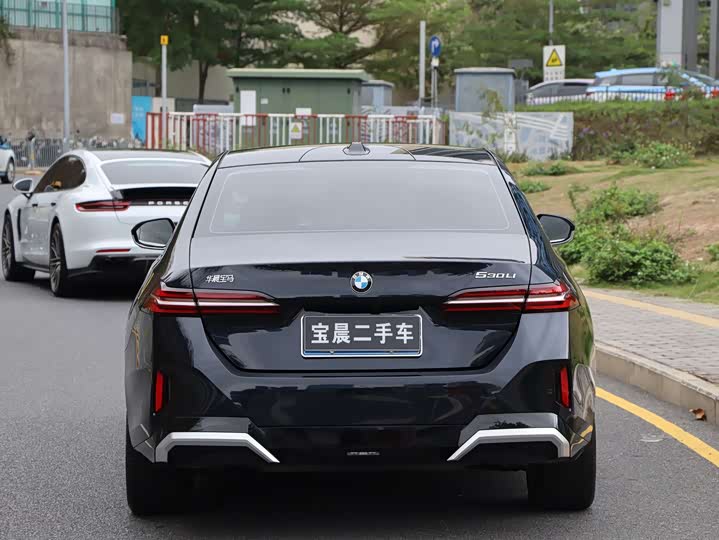 BMW 5-Series 2025 530 Li Leading M — фото 5