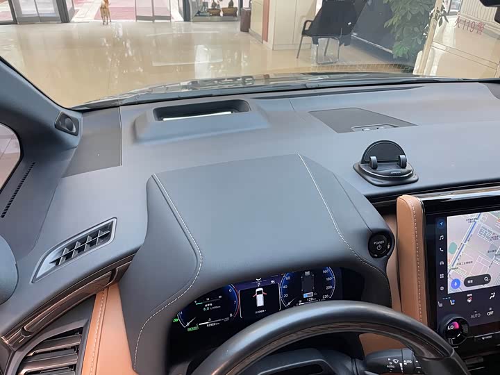 Toyota Vellfire — фото 30