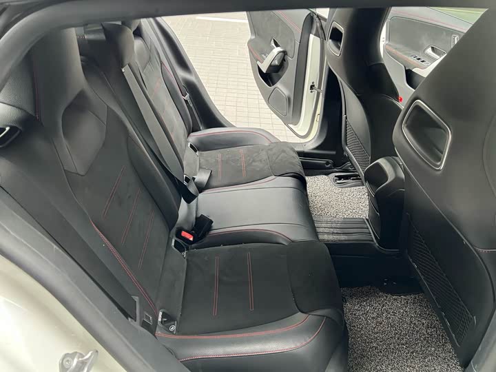 Mercedes-Benz CLA 2020 CLA 200 — фото 11