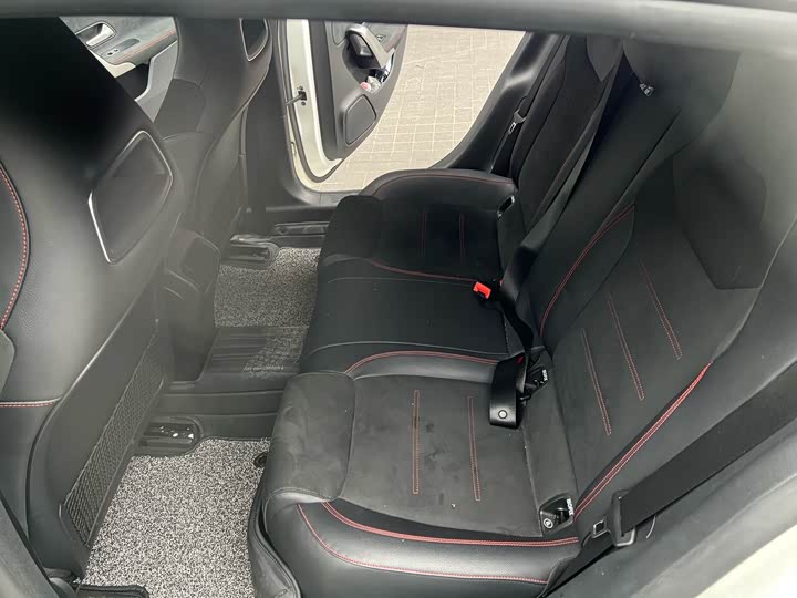 Mercedes-Benz CLA 2020 CLA 200 — фото 13