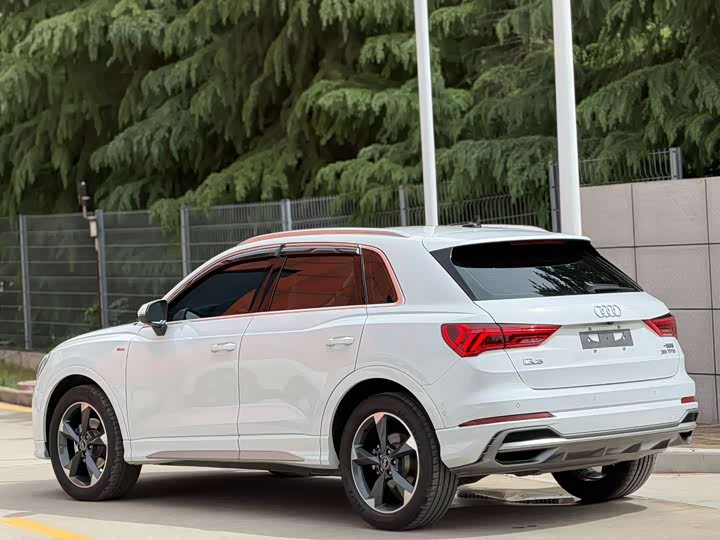 Audi Q3 2023 35 TFSI (1.5 T) — фото 7