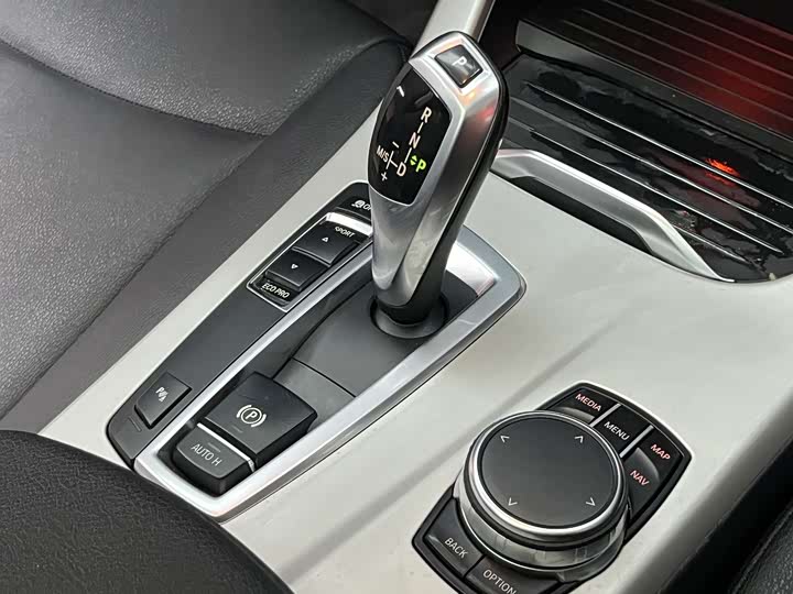 BMW X3 2016 s Drive 20i — фото 18