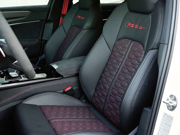Audi RS 6 2025 RS 6 Avant GT — фото 12
