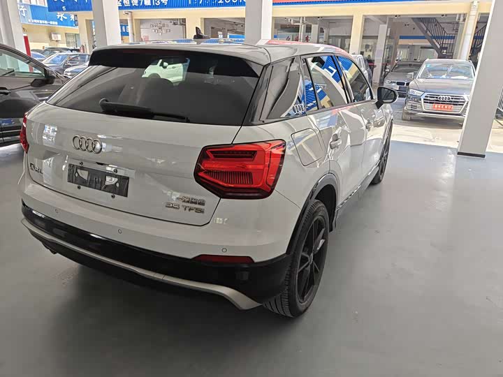 Audi Q2L 2021 35 TFSI — фото 5