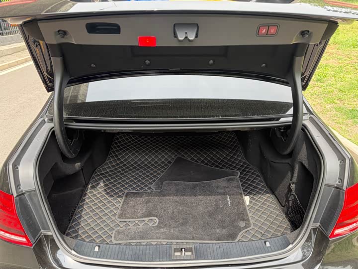 Mercedes-Benz E-Class 2015 E 260 L Sport — фото 12