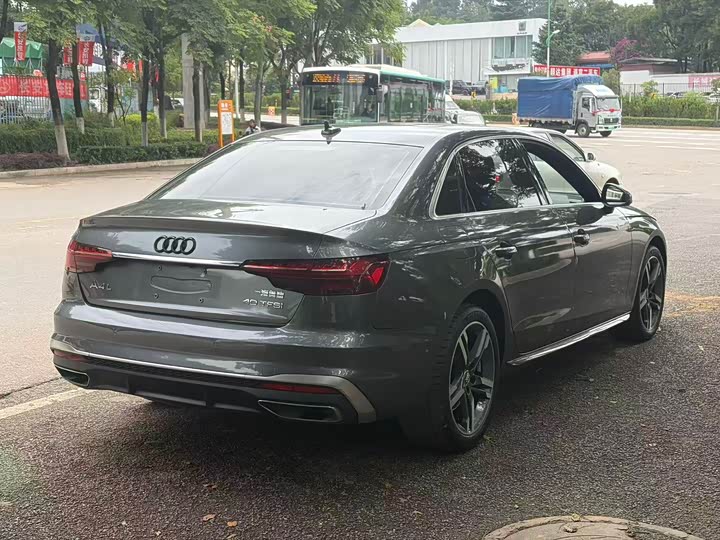 Audi A4L 40 TFSI — фото 11