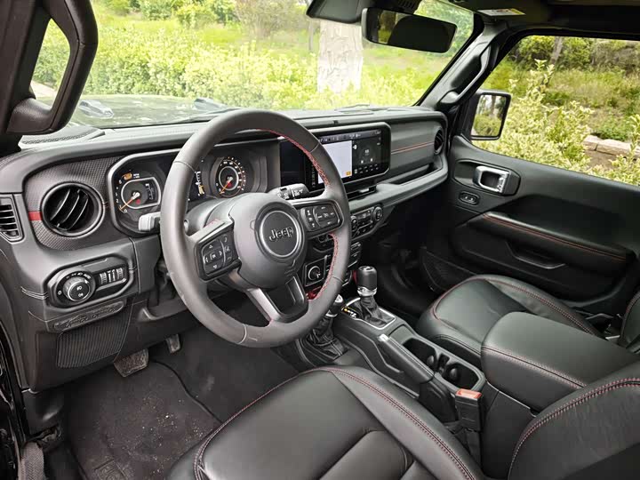 Jeep Wrangler — фото 7