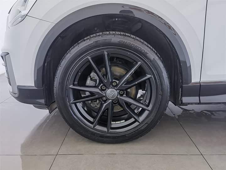 Audi Q2L 2020 35 TFSI — фото 17