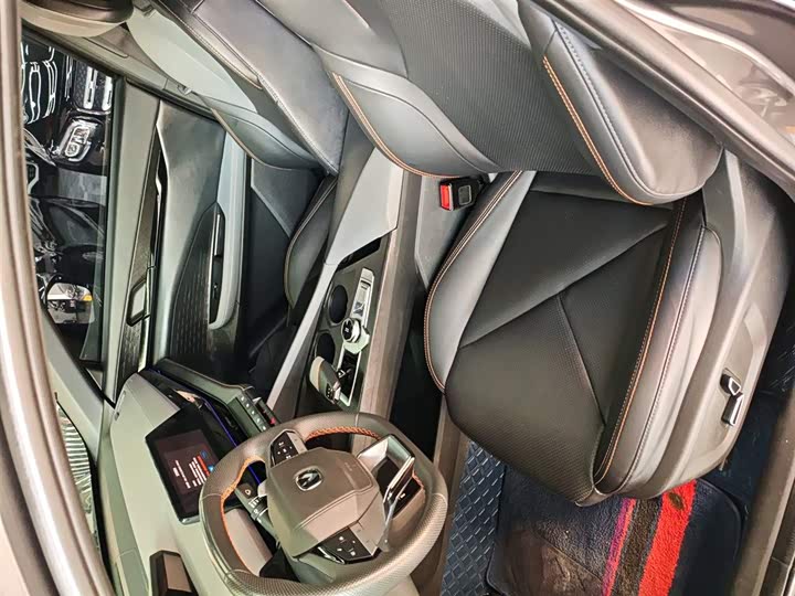 Changan UNI-V 2023 1.5 T Premium — фото 15