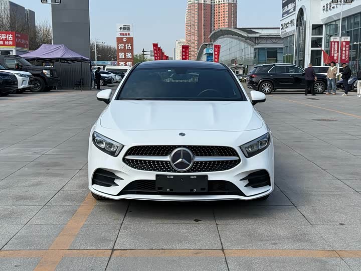 Mercedes-Benz A-Class 2019 A 200 L — фото 2