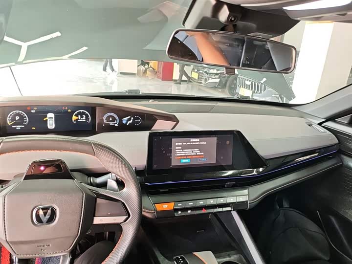 Changan UNI-V 2023 1.5 T Premium — фото 10