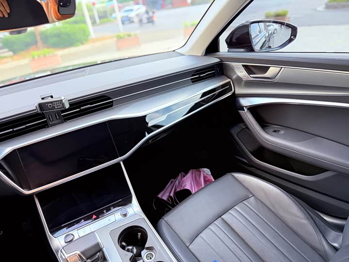 Audi A6 2023 allroad quattro 55 TFSI — фото 15