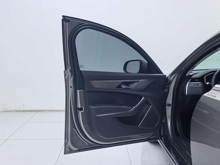 Jaguar XFL 2022 XFL 2.0 T P 200 2 WD — фото 22
