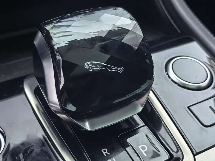 Jaguar XFL 2022 XFL 2.0 T P 200 2 WD — фото 5