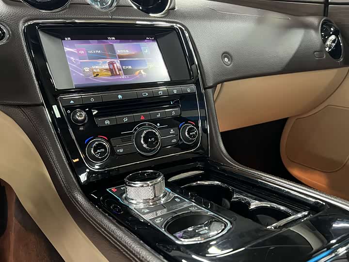 Jaguar XJ 2016 XJL 2.0 T 2 WD — фото 22
