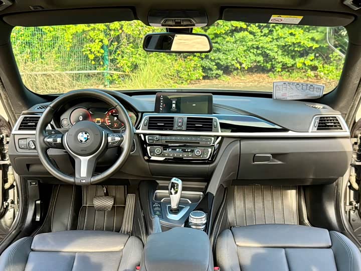 BMW 3-Series 2020 320i M — фото 8