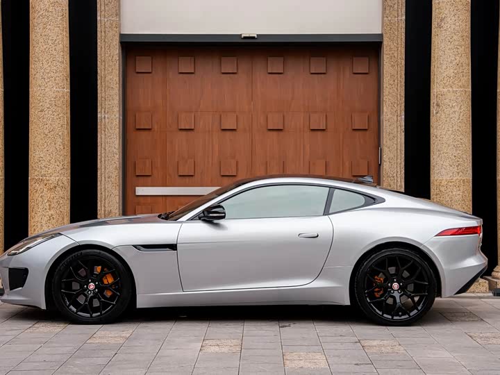 Jaguar F-TYPE 2016 3.0 SC — фото 7