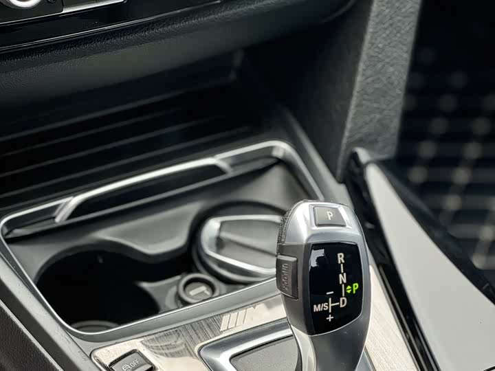 BMW 3 Series 320Li стиль — фото 3